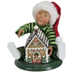 Byers' Choice - Toddler With Gingerbread House