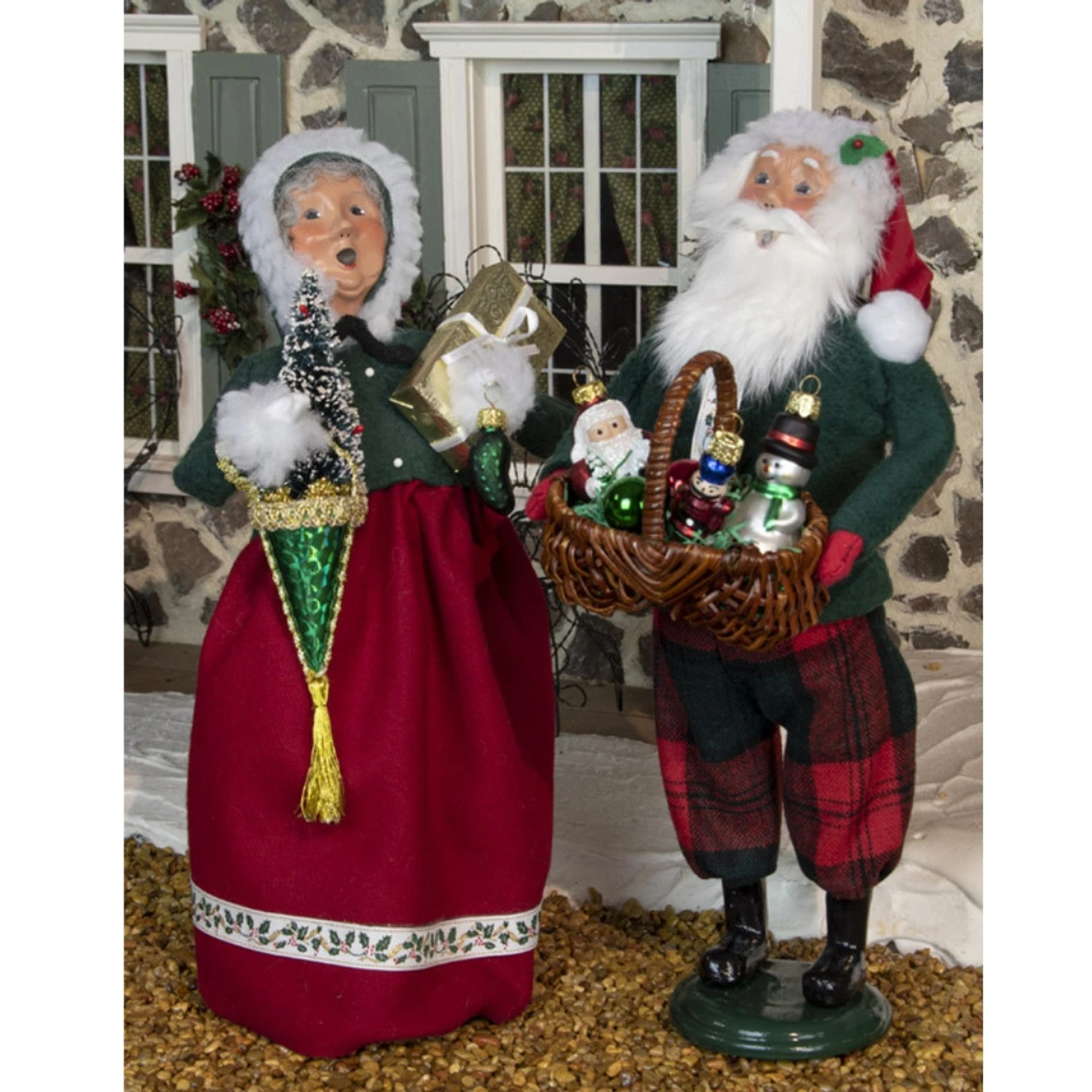 Byers' Choice Mrs Claus With Ornaments Caroler 7 Byers' Choice Mrs Claus With Ornaments Caroler - Image 5