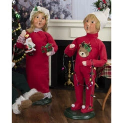 Byers' Choice Decorating Girl Caroler 11 Byers' Choice Decorating Girl Caroler -Ornaments Shop Byers Choice Decorating kids Caroler 80360.1684517891