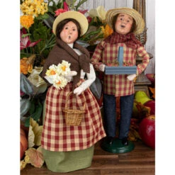 Byers' Choice Harvest Man Caroler -Ornaments Shop Byers Choice Harvest Caroler 81331.1685027529