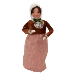 Byers' Choice A Christmas Carol Mrs. Fezziwig Caroler