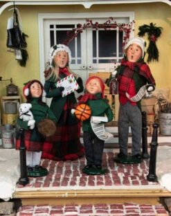 Byers' Choice - Vincent Family Girl Caroler -Ornaments Shop Byers Choice Vincent Family 2022 1221W 1221M 1221G 1221B 44085.1685371392